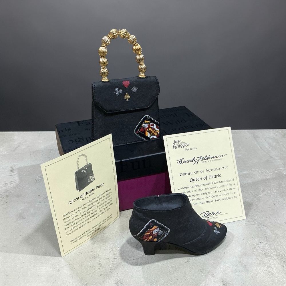 Just The Right Shoe “Queen of Hearts” Shoe and Purse set